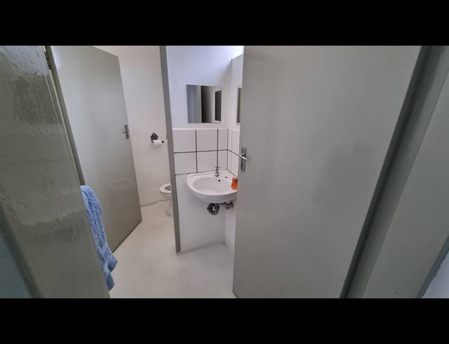117M² BUSINESS TO LET IN OBSERVATORY